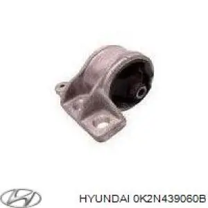 Правая подушка двигателя 0K2N439060B Hyundai/Kia