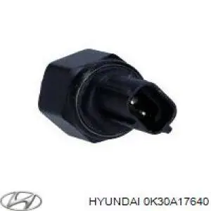 Датчик включения фонарей заднего хода Hyundai/Kia 0K30A17640