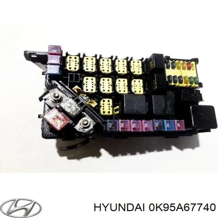 0K95A67740 Hyundai/Kia Блок предохранителей задний салонный