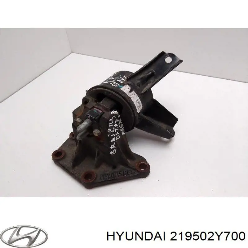 Купить 219502Y700 Hyundai/Kia Передняя опора двигателя
