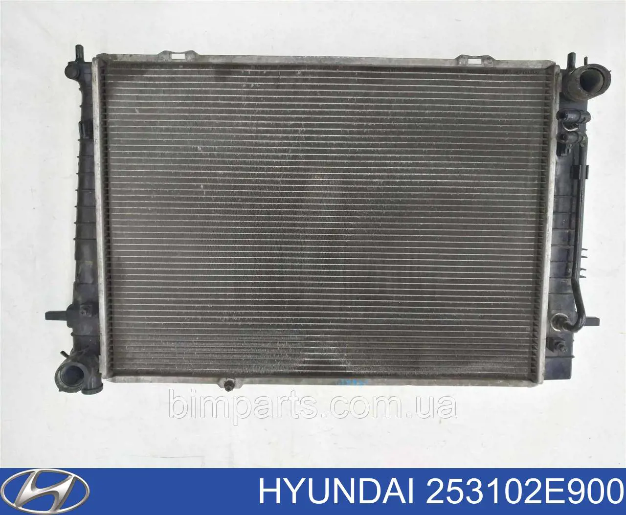 Радиатор охлаждения двигателя HYUNDAI 253102E900
