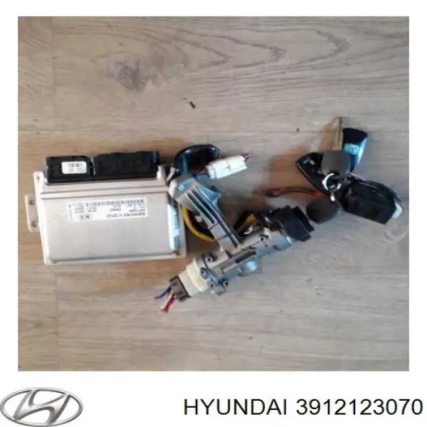 Блок управления двигателем 3912123070 Hyundai/Kia