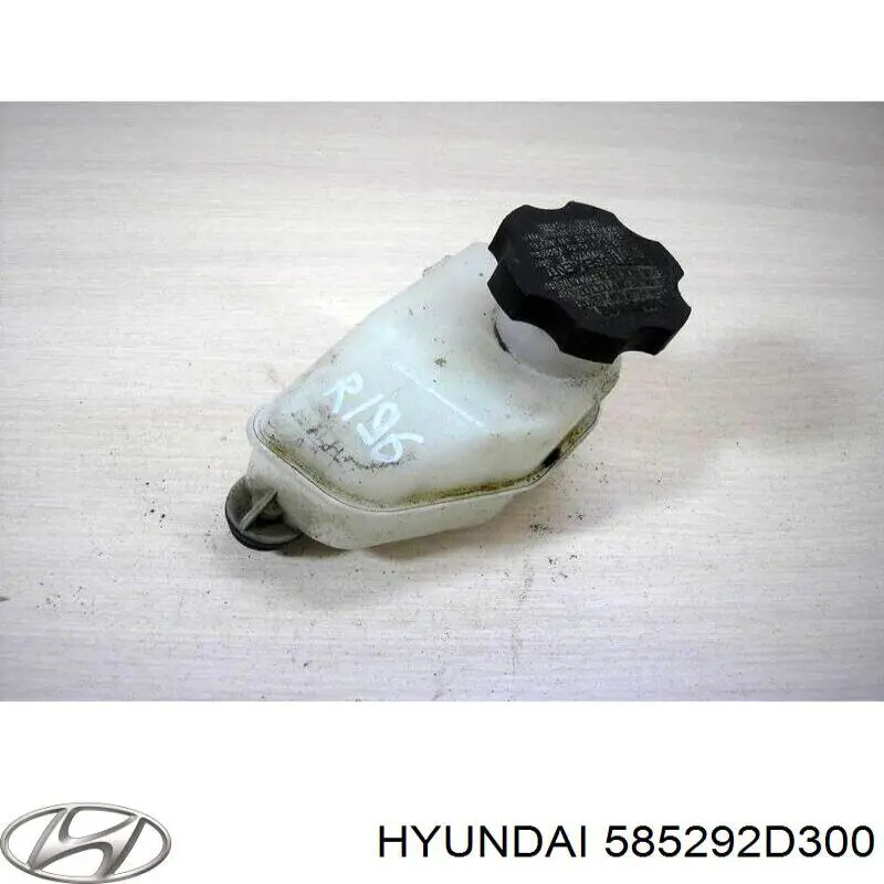 Бачок главного тормозного цилиндра (тормозной жидкости) на Hyundai Coupe GK