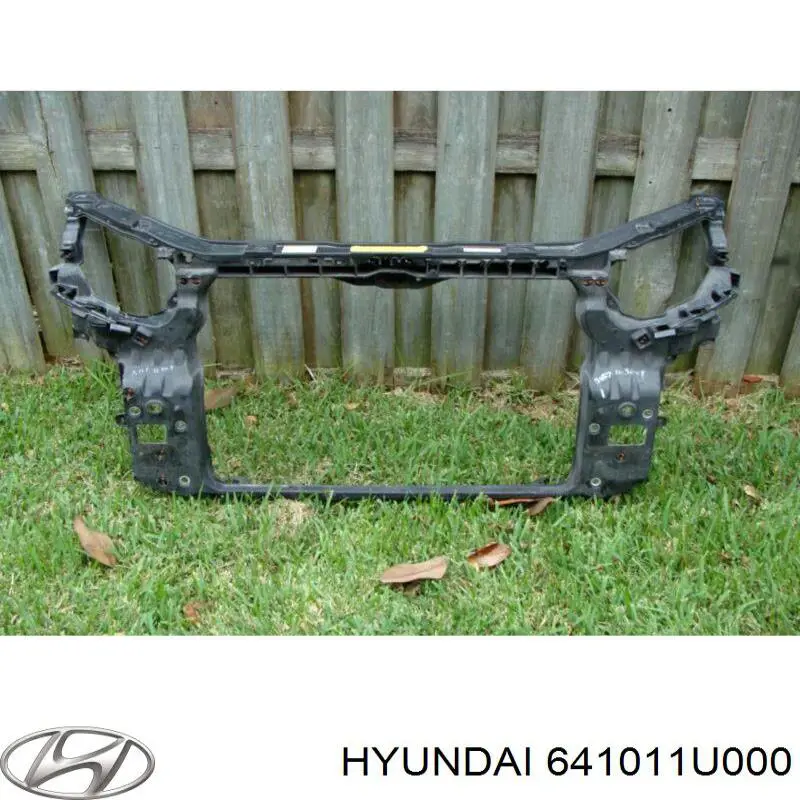 Рамка радиатора 641011U000 Hyundai/Kia