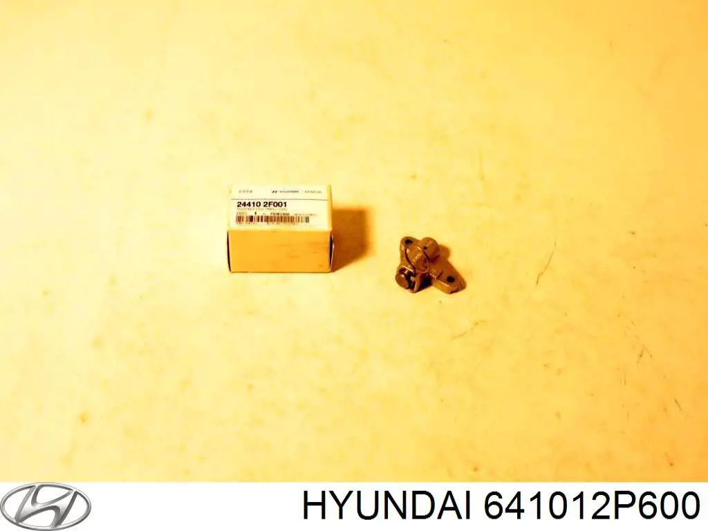 Рамка радиатора 641012P600 Hyundai/Kia