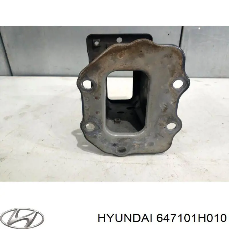 647101H010 Hyundai/Kia кронштейн усилителя переднего бампера
