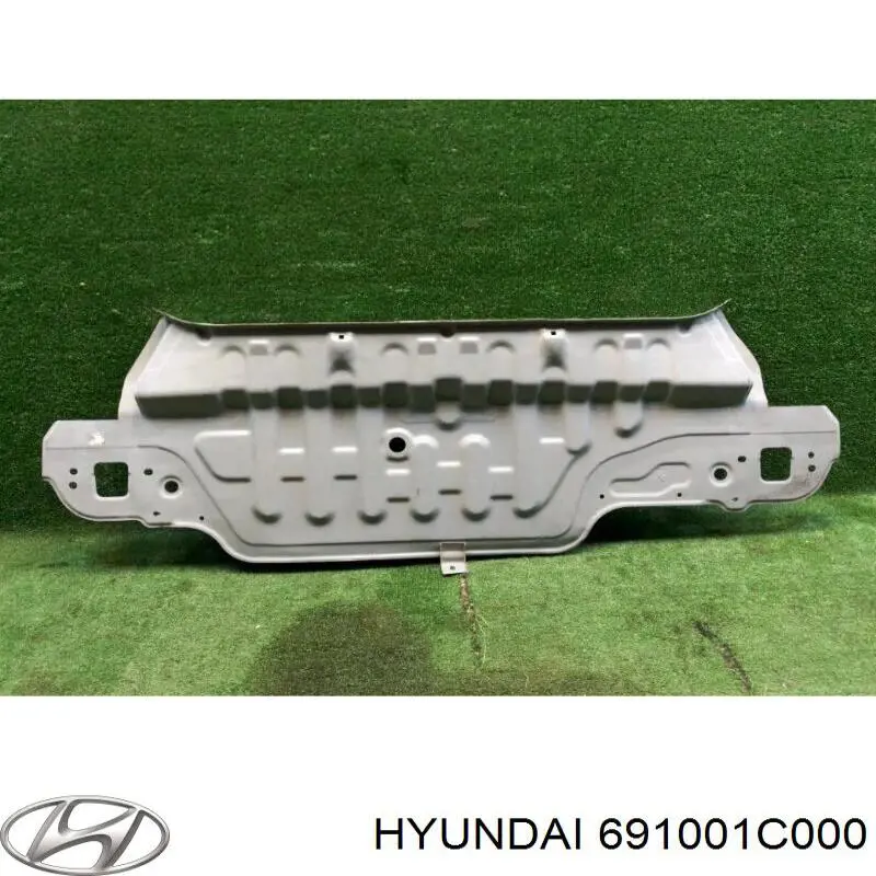 Панель багажного отсека задняя на Hyundai Getz 