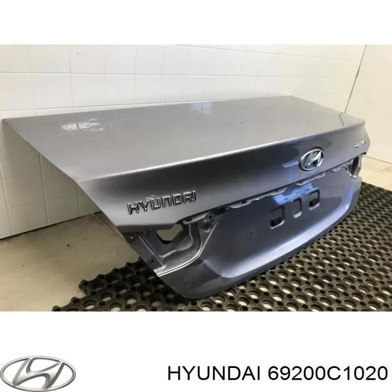 Крышка багажника 69200C1020 Hyundai/Kia