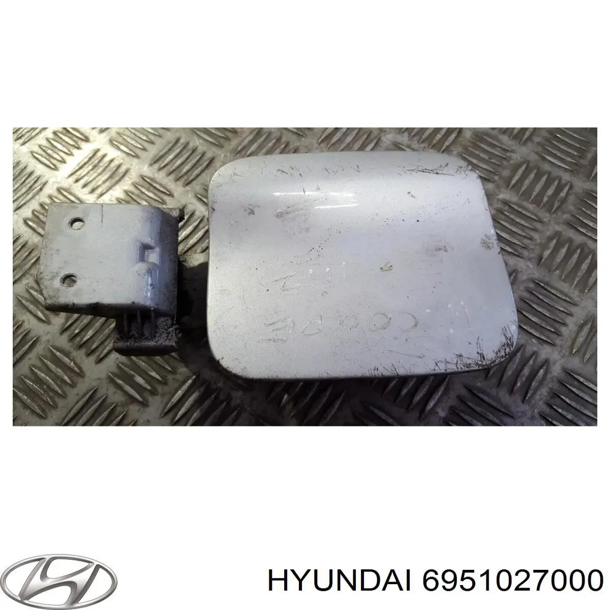 6951027000 Hyundai/Kia Дверка бензобака