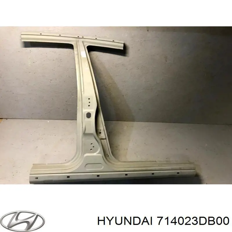 714023DB00 Hyundai/Kia стойка кузова центральная правая