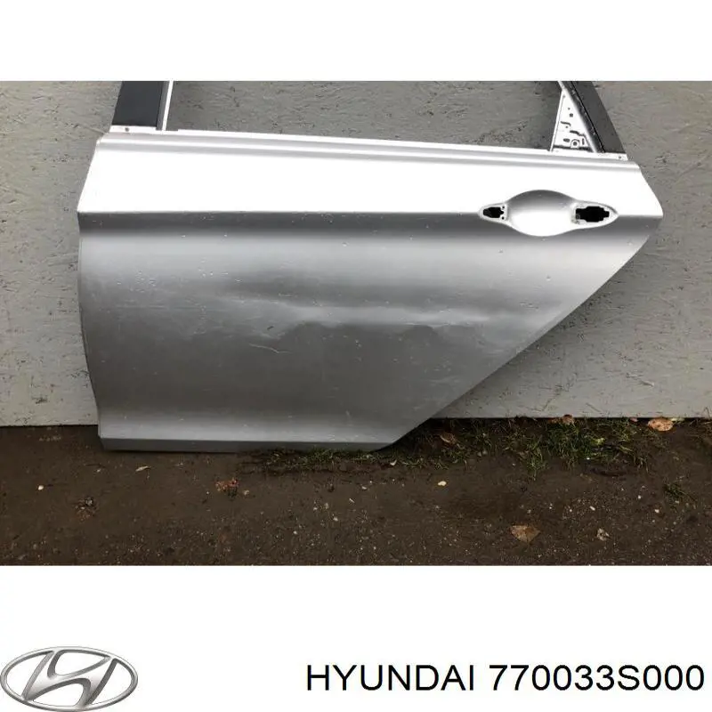 770033S000 Hyundai/Kia porta traseira esquerda