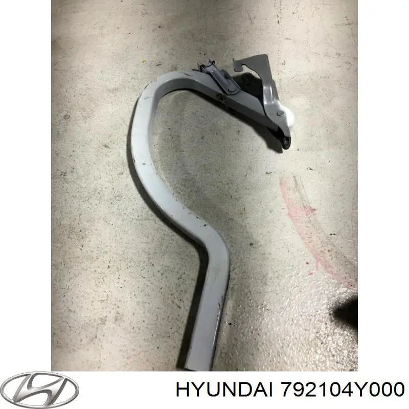 792104Y000 Hyundai/Kia Петля крышки багажника