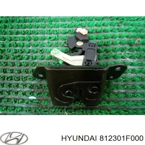 812301F000 Hyundai/Kia fecho de tampa de porta-malas (de 3ª/5ª porta traseira)