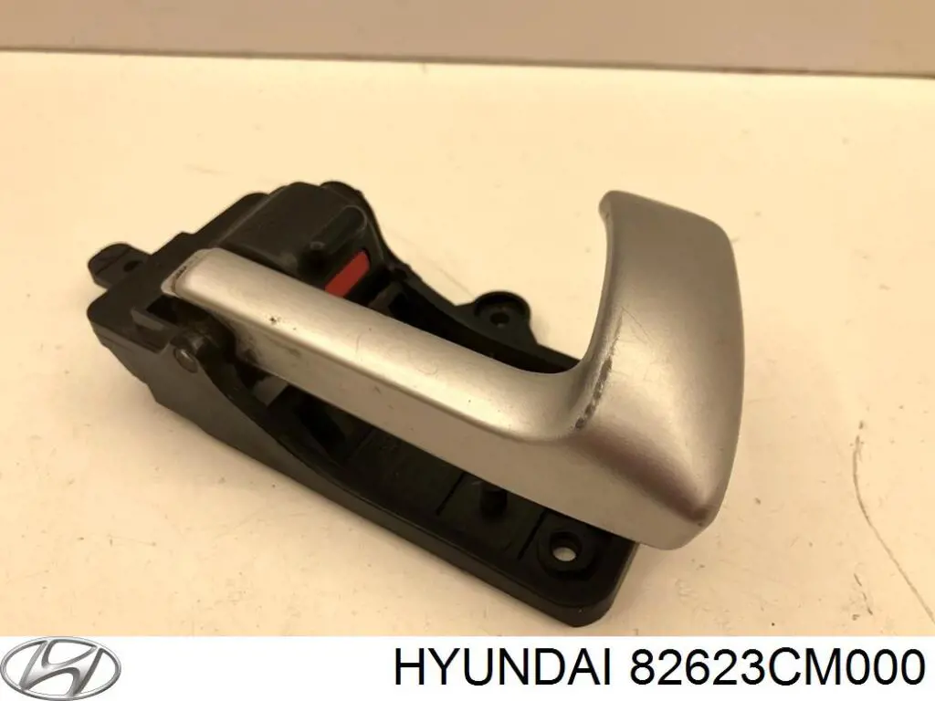 82623CM000 Hyundai/Kia 