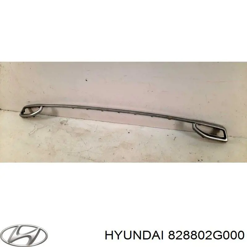 828802G000 Hyundai/Kia moldura da porta traseira direita superior