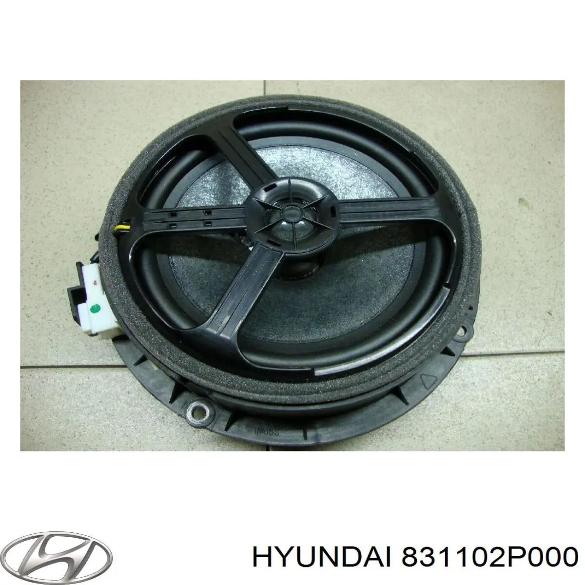Купить 831102P000 Hyundai/Kia Уплотнитель двери задней левой (на кузове)