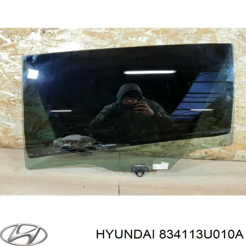 Стекло двери задней левой 834113U010A Hyundai/Kia
