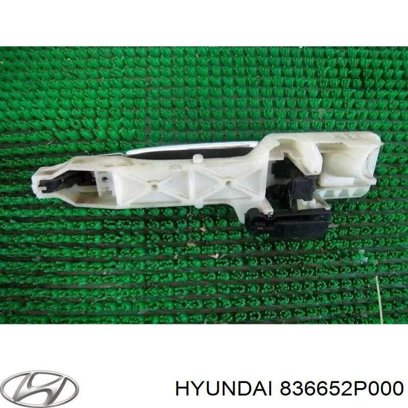 Держатель наружной ручки двери задней правой Hyundai/Kia 836652P000 цена, от 9.31 USD