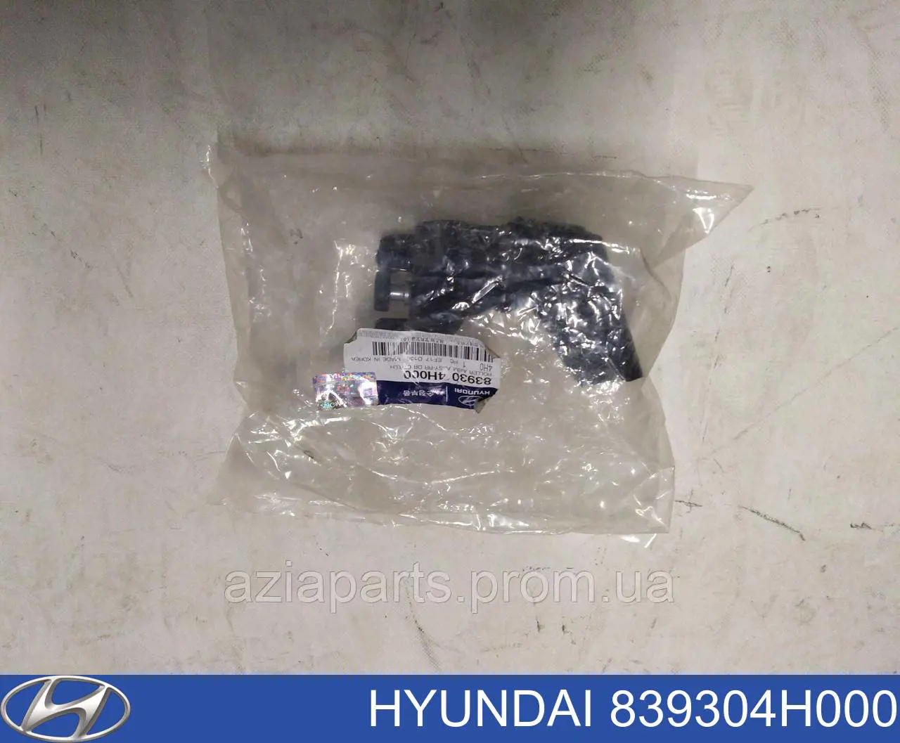 839304H000 Hyundai/Kia rolo esquerdo central da porta lateral (deslizante)