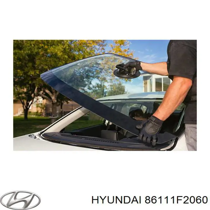 Лобовое стекло на Hyundai Elantra AD