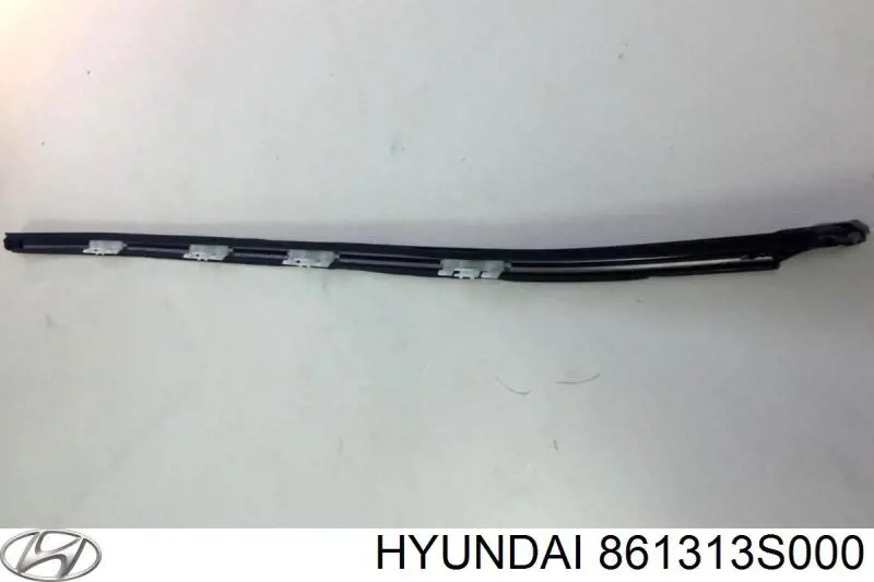 Молдинг лобового стекла левый на Hyundai Sonata YF