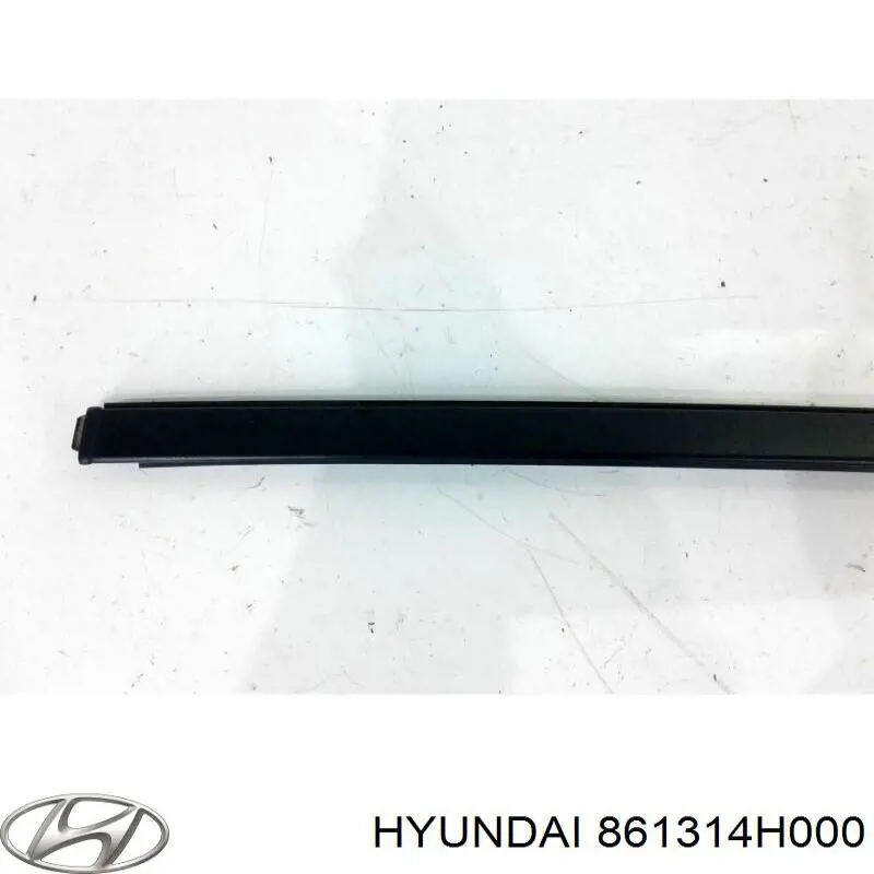 Moldura esquerda de pára-brisas para Hyundai H-1 STAREX (TQ)