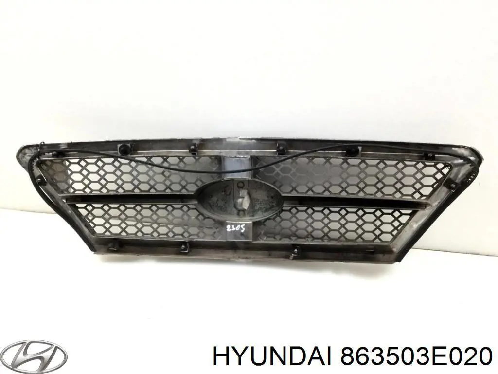 Решетка радиатора 863503E020 Hyundai/Kia