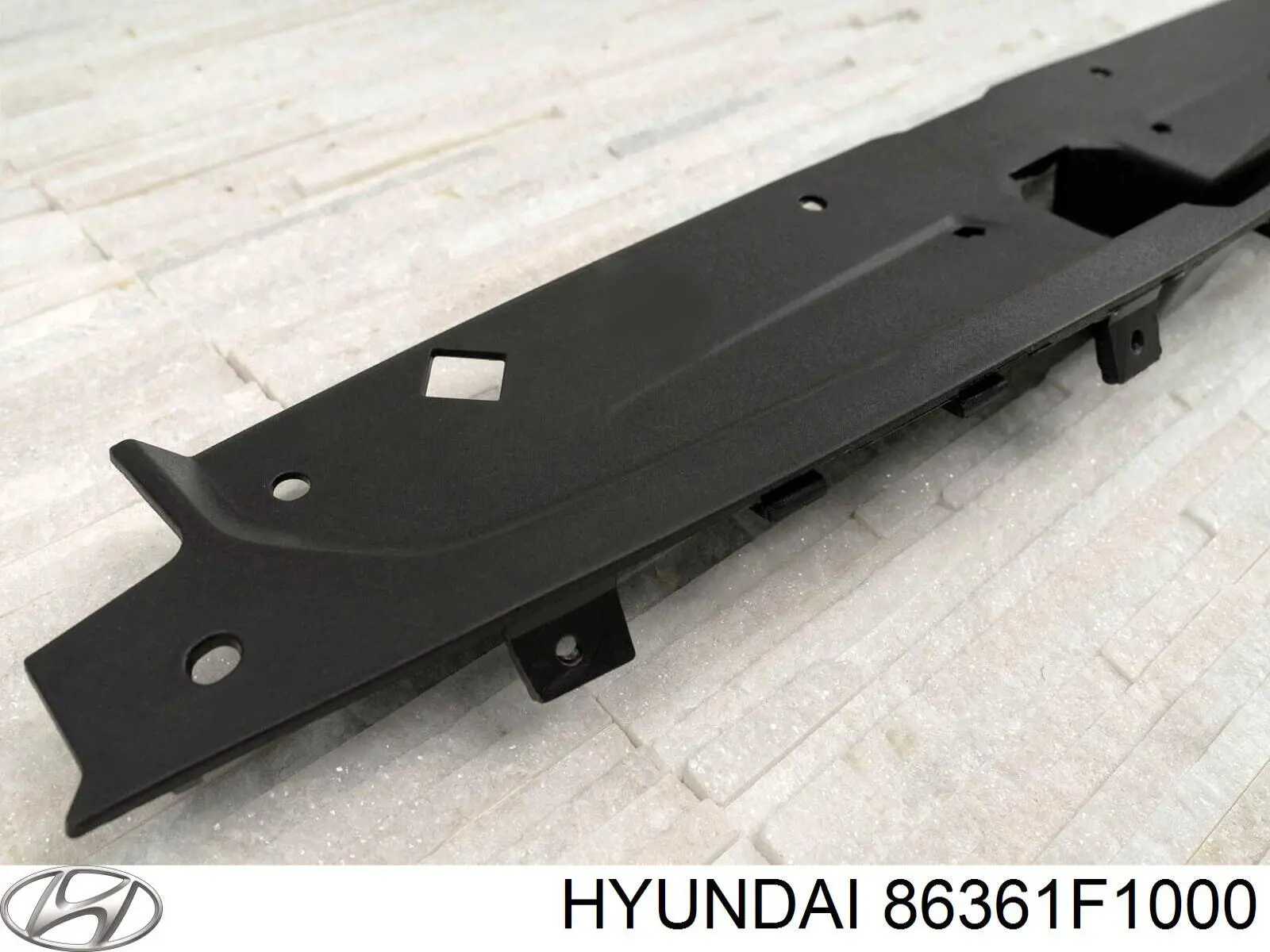 Накладка верхня передньої панелі/супорту радіатора 86361F1000 Hyundai/Kia