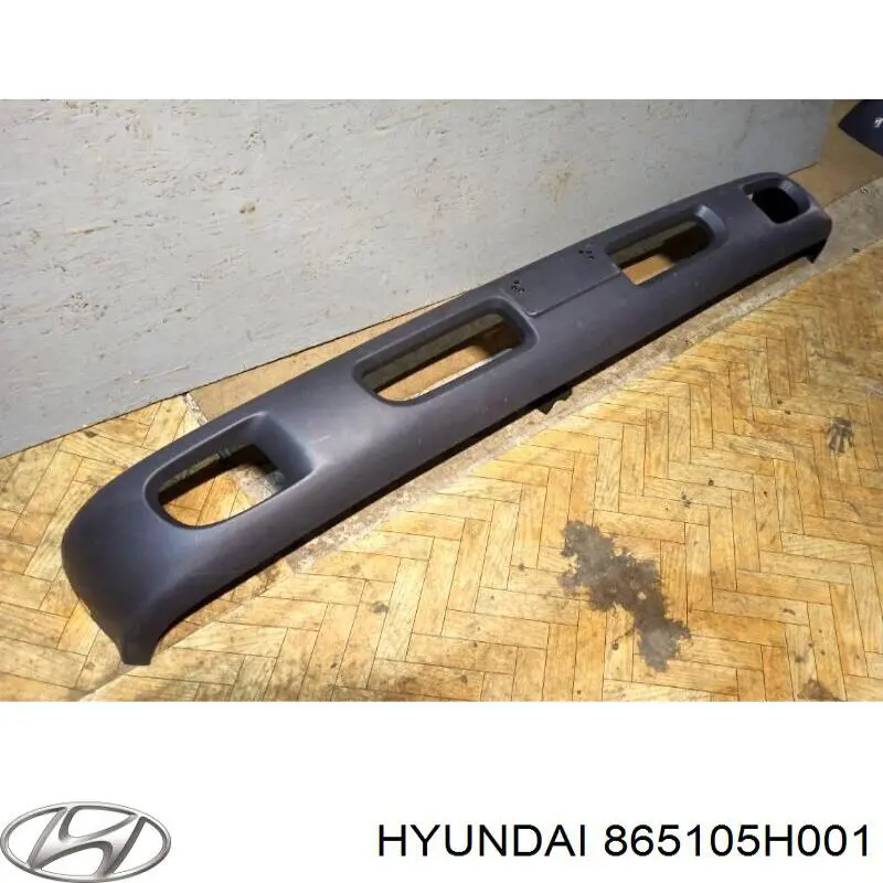 Передний бампер на Hyundai HD LIGHT 
