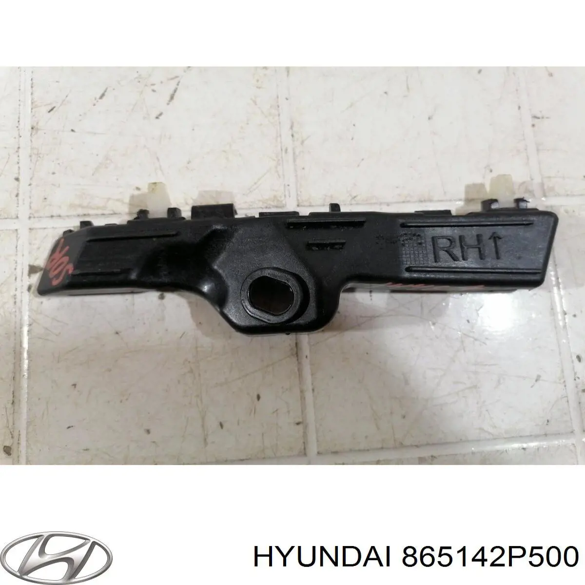 Кронштейн бампера переднего правый 865142P500 Hyundai/Kia