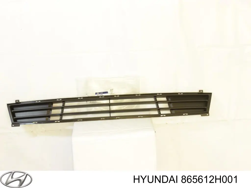 Купить 865612H000 Toyota Решетка бампера переднего
