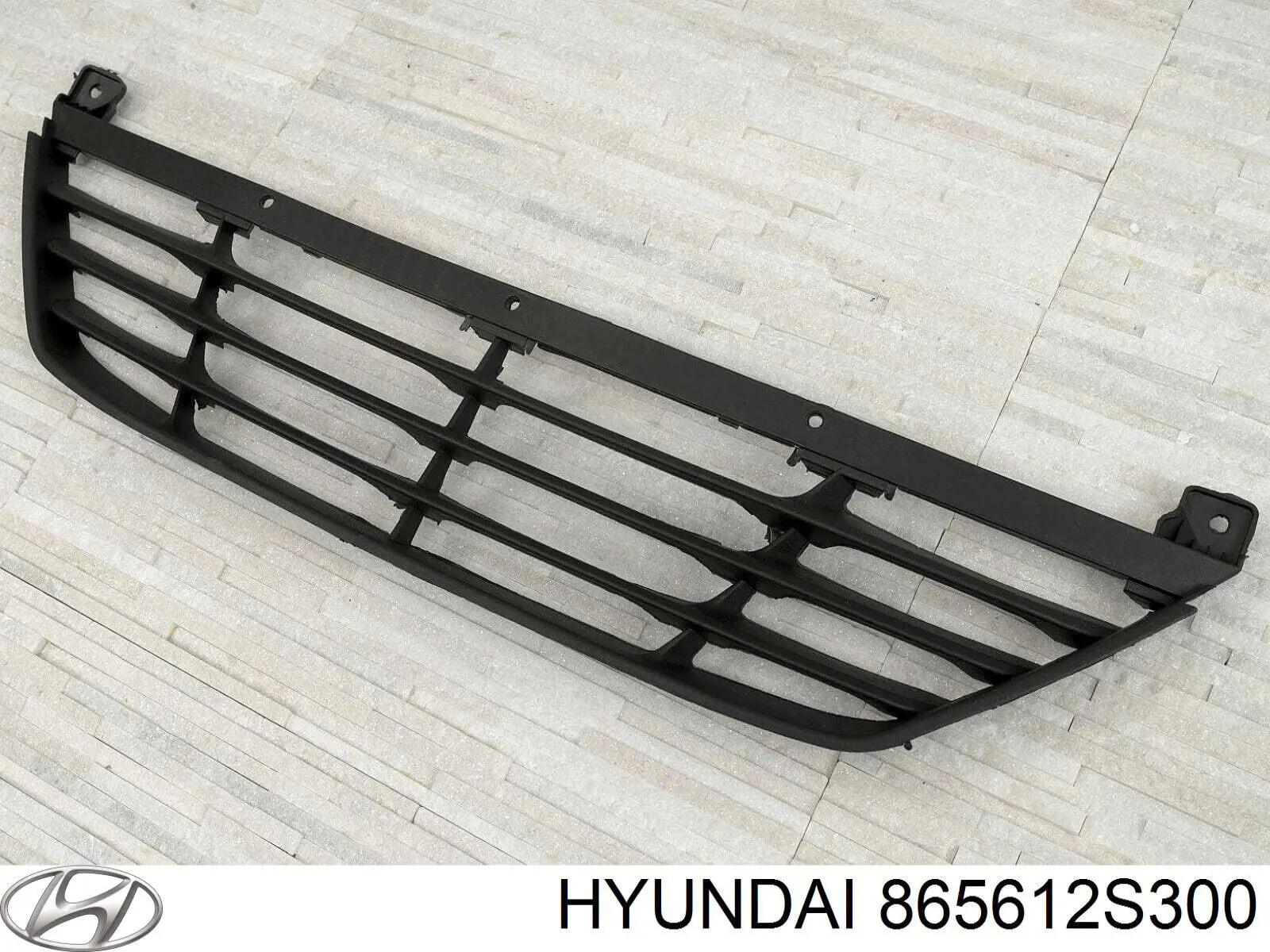 Купить 865612S300 Hyundai/Kia Решетка переднего бампера, центральная