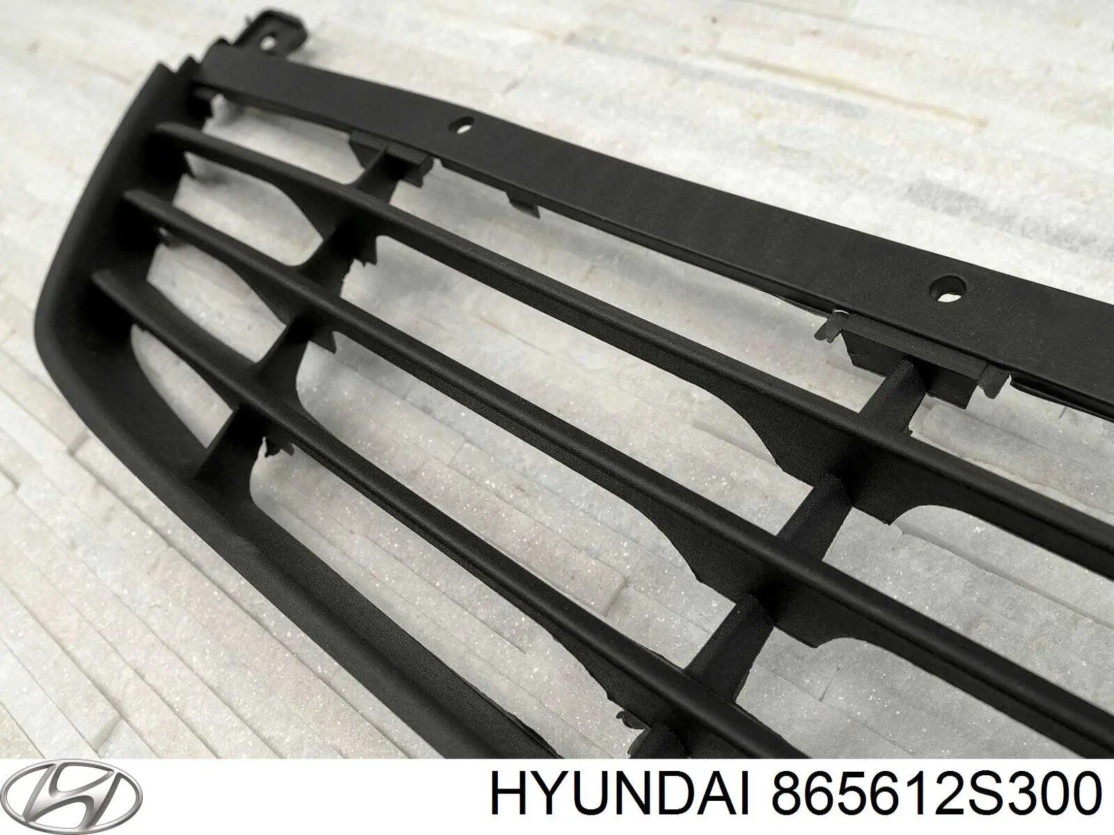 Решетка бампера переднего центральная Hyundai/Kia 865612S300 цена, от 47.06 USD