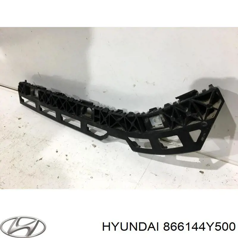 Кронштейн бампера заднего правый 866144Y500 Hyundai/Kia