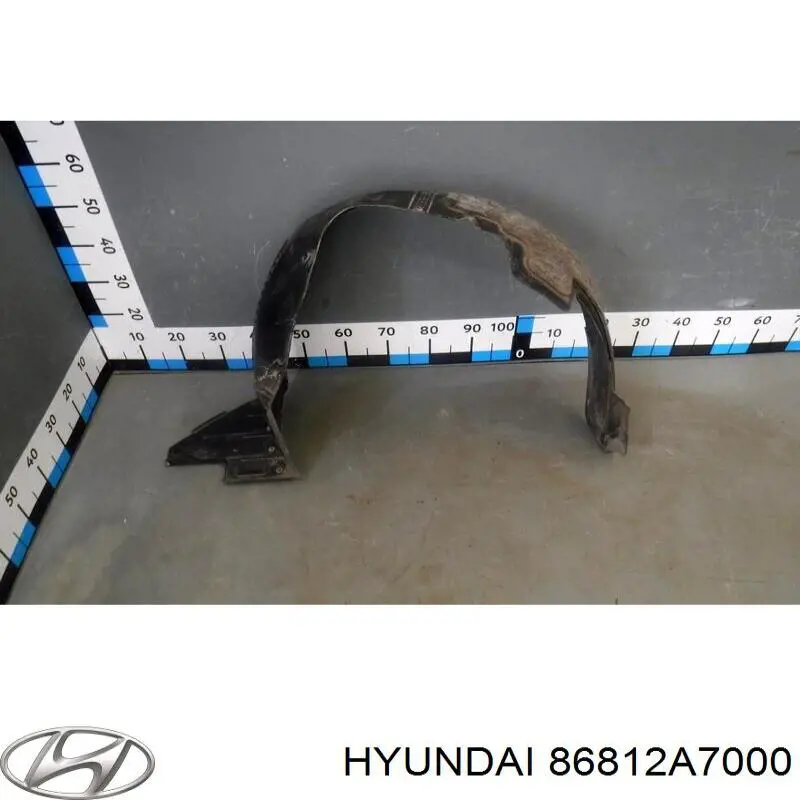 86812A7000 Hyundai/Kia guarda-barras direito do pára-lama dianteiro