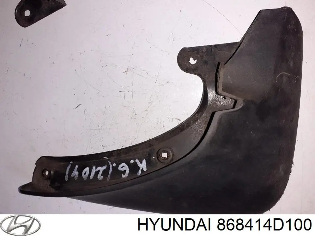 868414D100 Hyundai/Kia брызговик задний левый