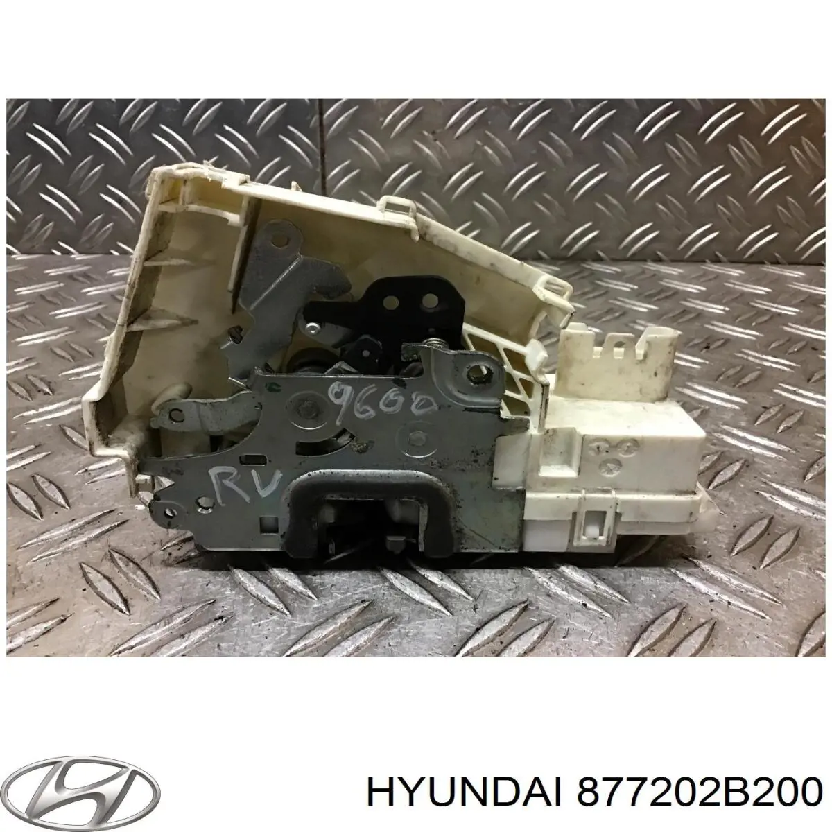  Накладка (молдинг) порога наружная правая Hyundai Santa Fe 2