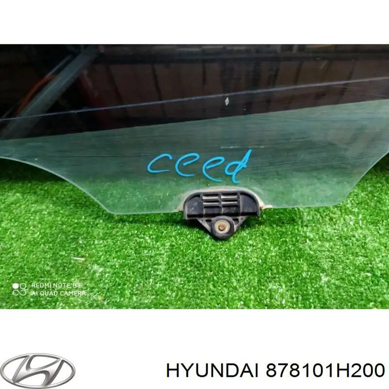 878101H200 Hyundai/Kia vidro de carroçaria (da seção de bagagem esquerdo)