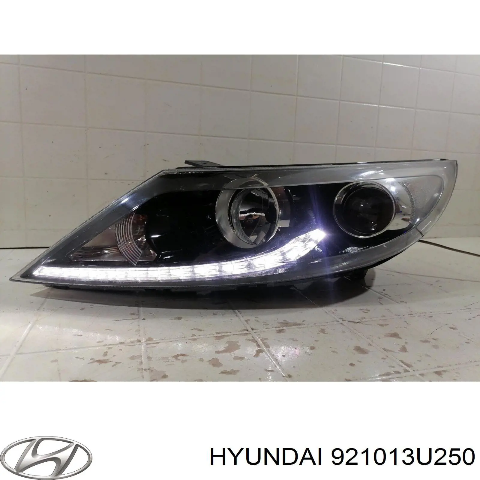 Левая фара 921013U250 Hyundai/Kia