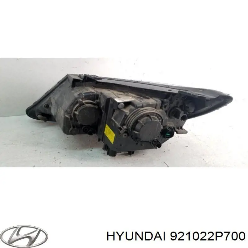 Правая фара 921022P700 Hyundai/Kia