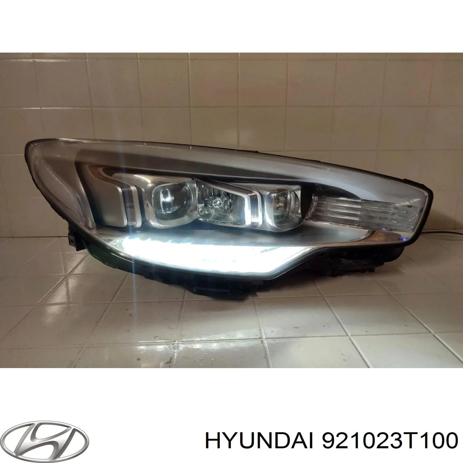 921023T100 Hyundai/Kia фара правая