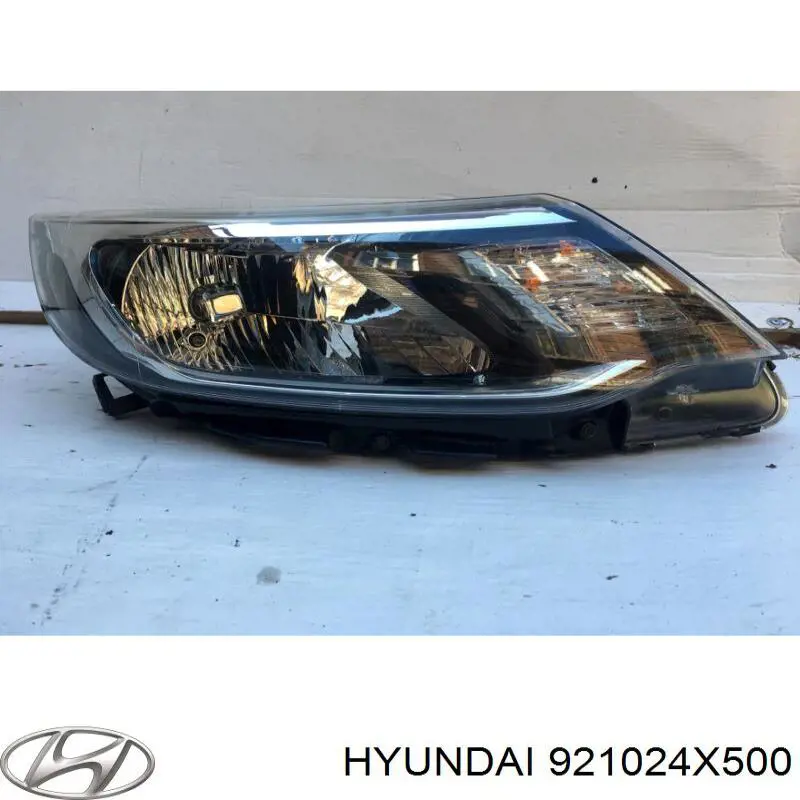 Правая фара 921024X500 Hyundai/Kia