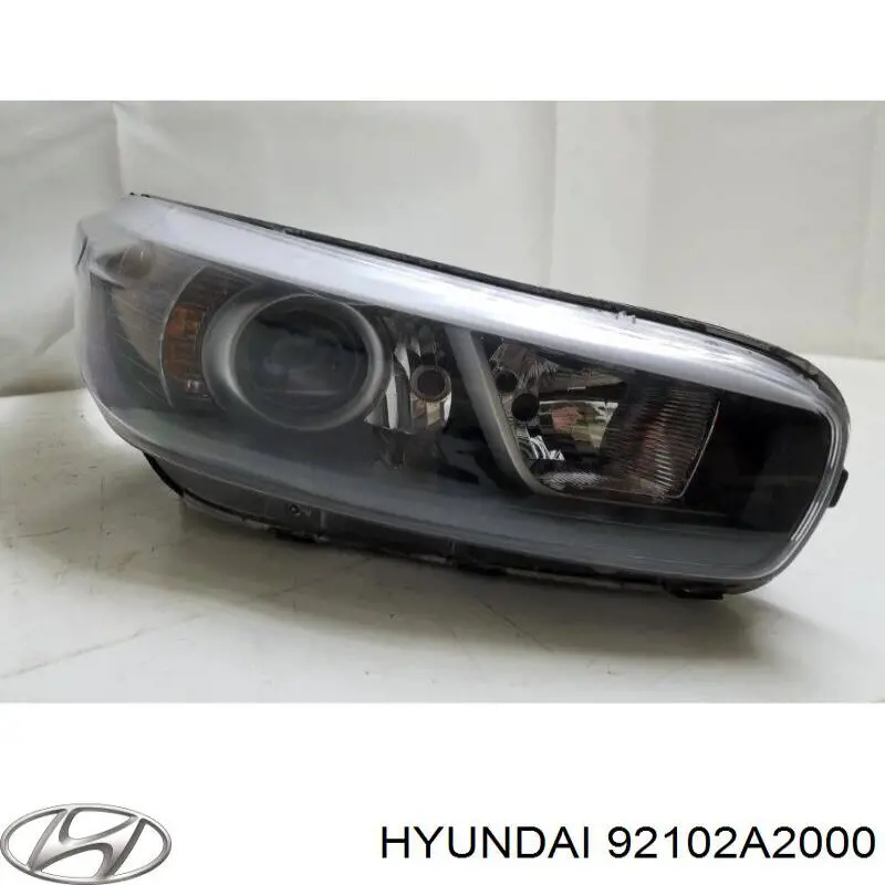 Правая фара 92102A2000 Hyundai/Kia