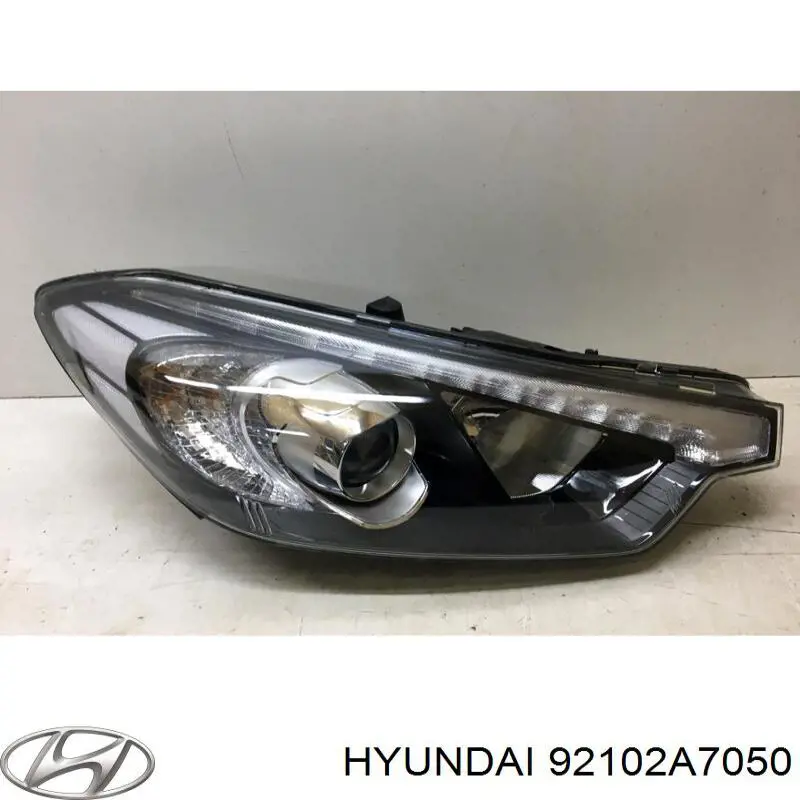 Правая блок фара Hyundai/Kia 92102A7050 цена, от 441.12 USD