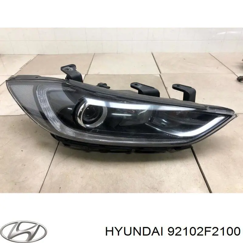 Фара права 92102F2100 Hyundai/Kia