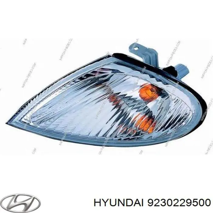Указатель поворота правый на Hyundai Lantra II 