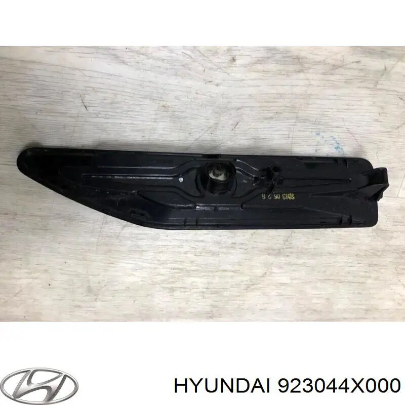 Повторитель поворота на крыле правый Hyundai/Kia 923044X000 цена, от 15.20 USD