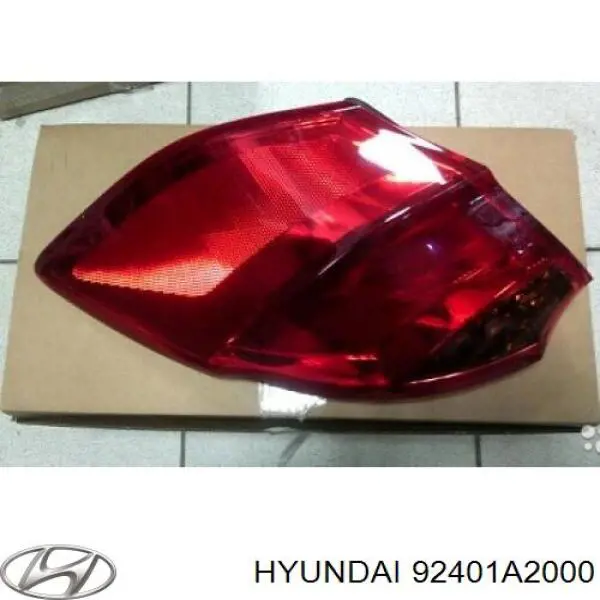 92401A2000 Hyundai/Kia lanterna traseira esquerda externa