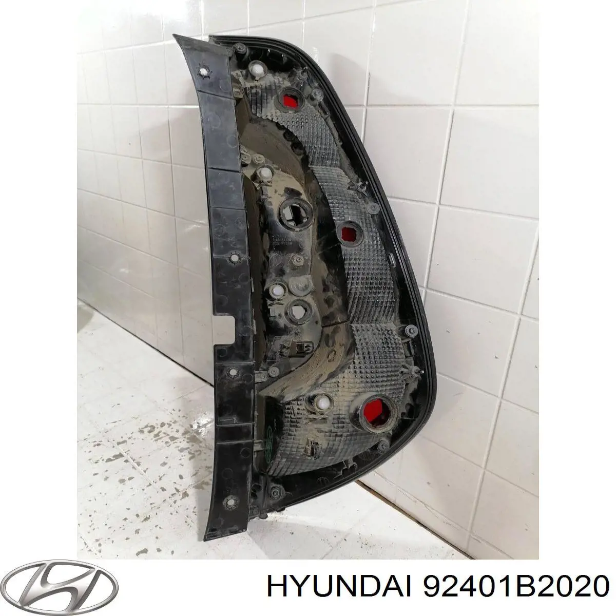 Фонарь задний левый 92401B2020 Hyundai/Kia