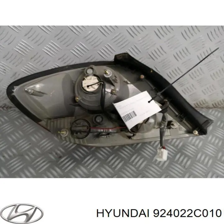 Фонарь задний правый на Hyundai Coupe GK